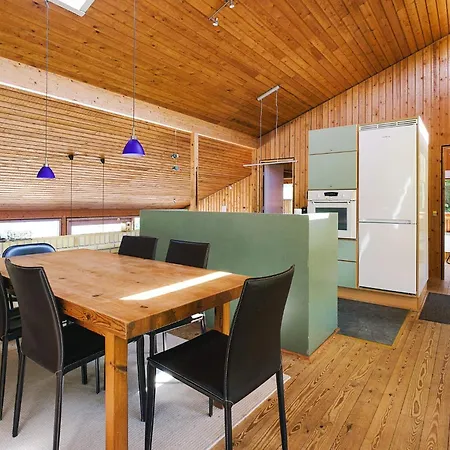 8 Person In Asnæs