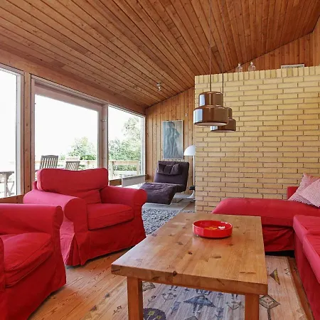 8 Person In Asn S Feriehus *